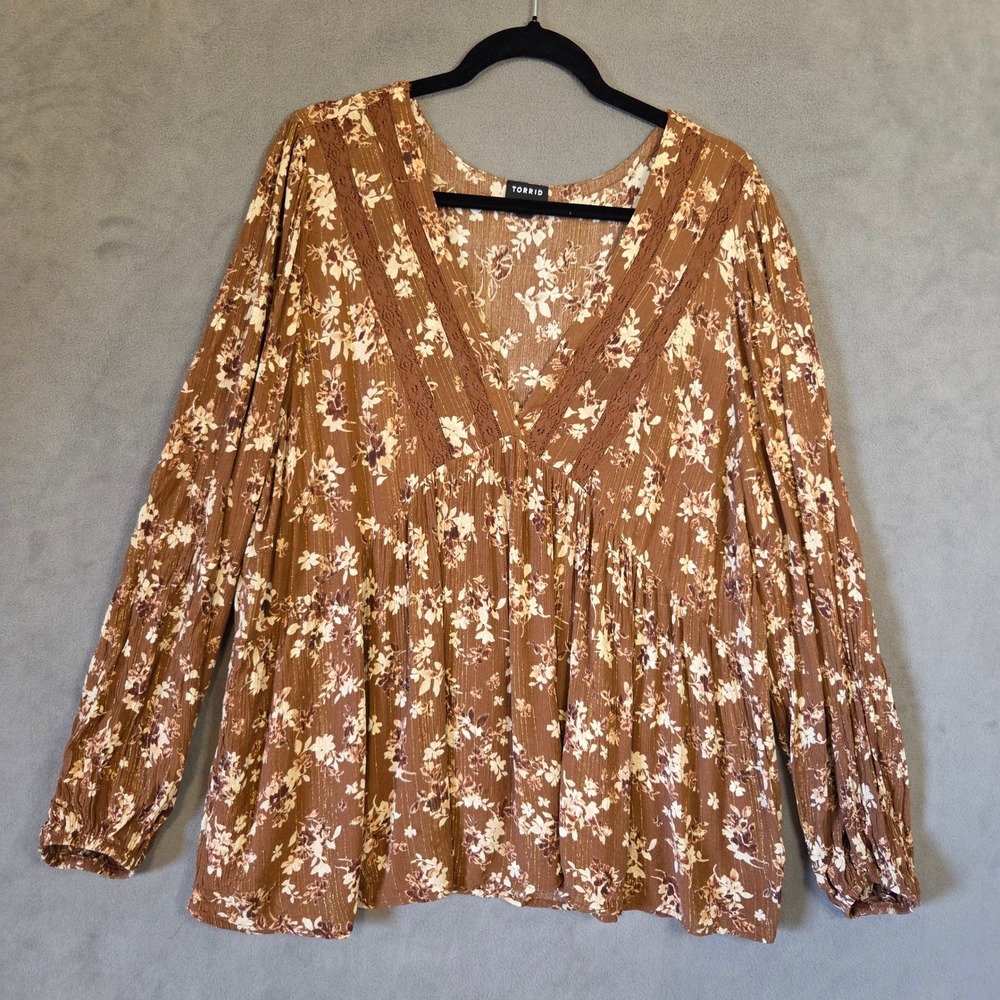 Torrid Boho Lace Trim Floral Top Women's 2 (2X) Babydoll Metallic Cottage Casual